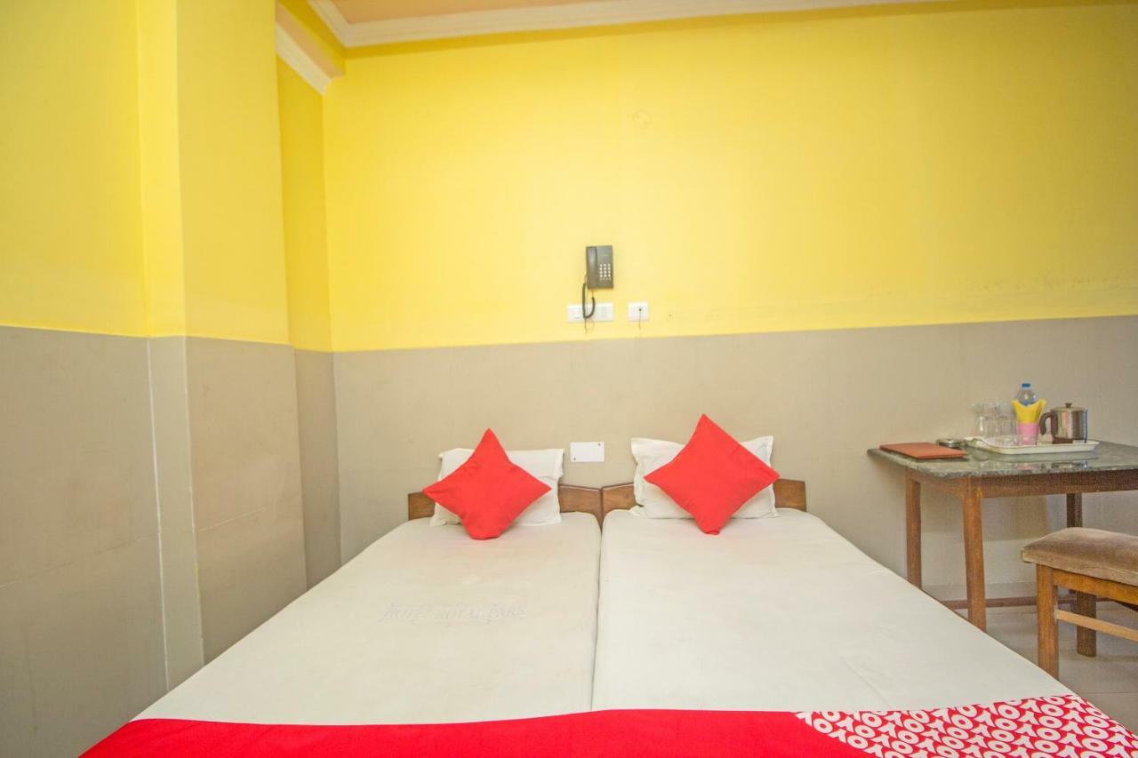 Hôtel Oyo 44995 Royal Park à Māldah Extérieur photo